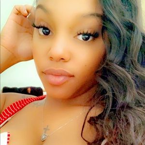 Meet your Posher, Daranika